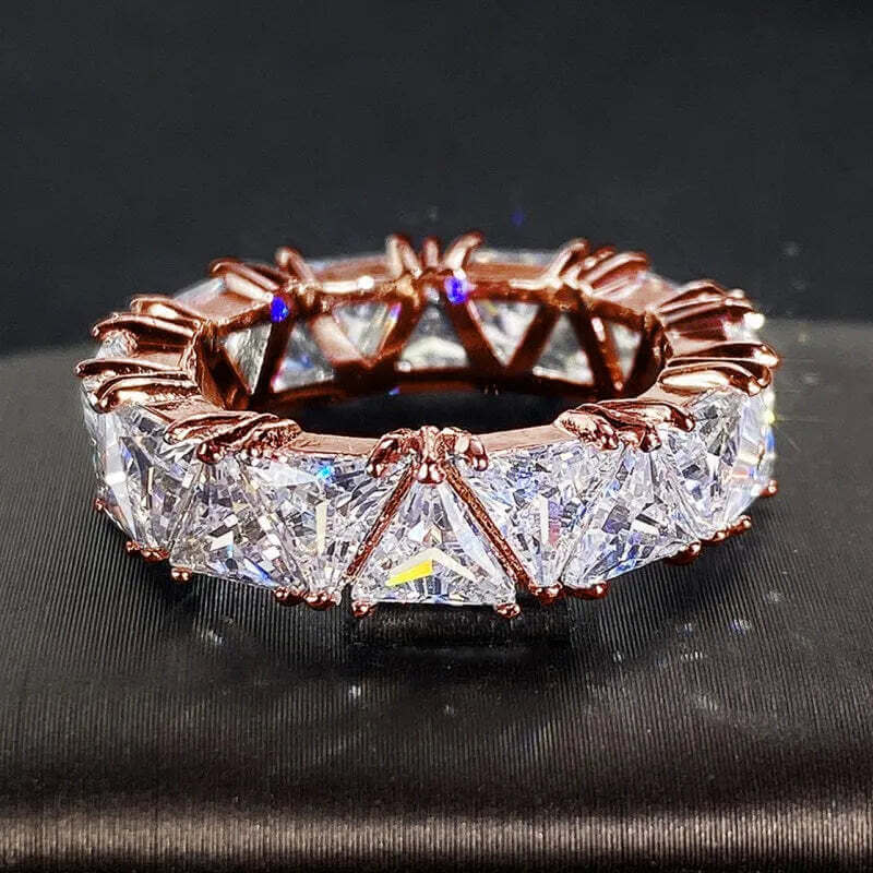 Bague Mariage Zircon Triangulaire – Alliance Femme Luxe TechVisio
