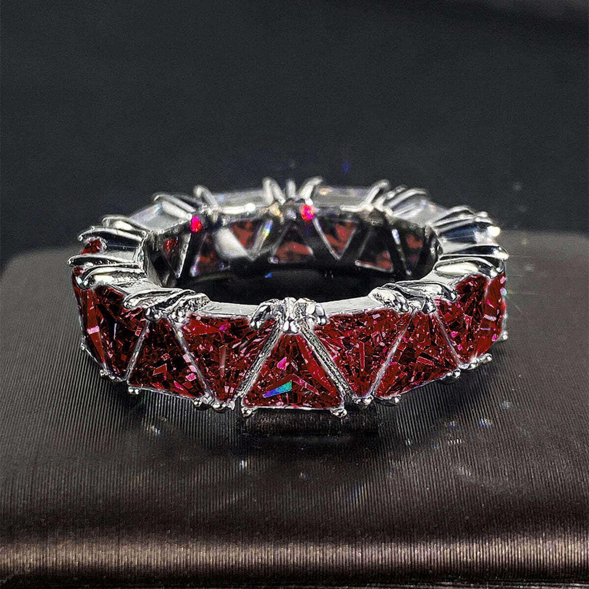 Bague Mariage Zircon Triangulaire – Alliance Femme Luxe TechVisio
