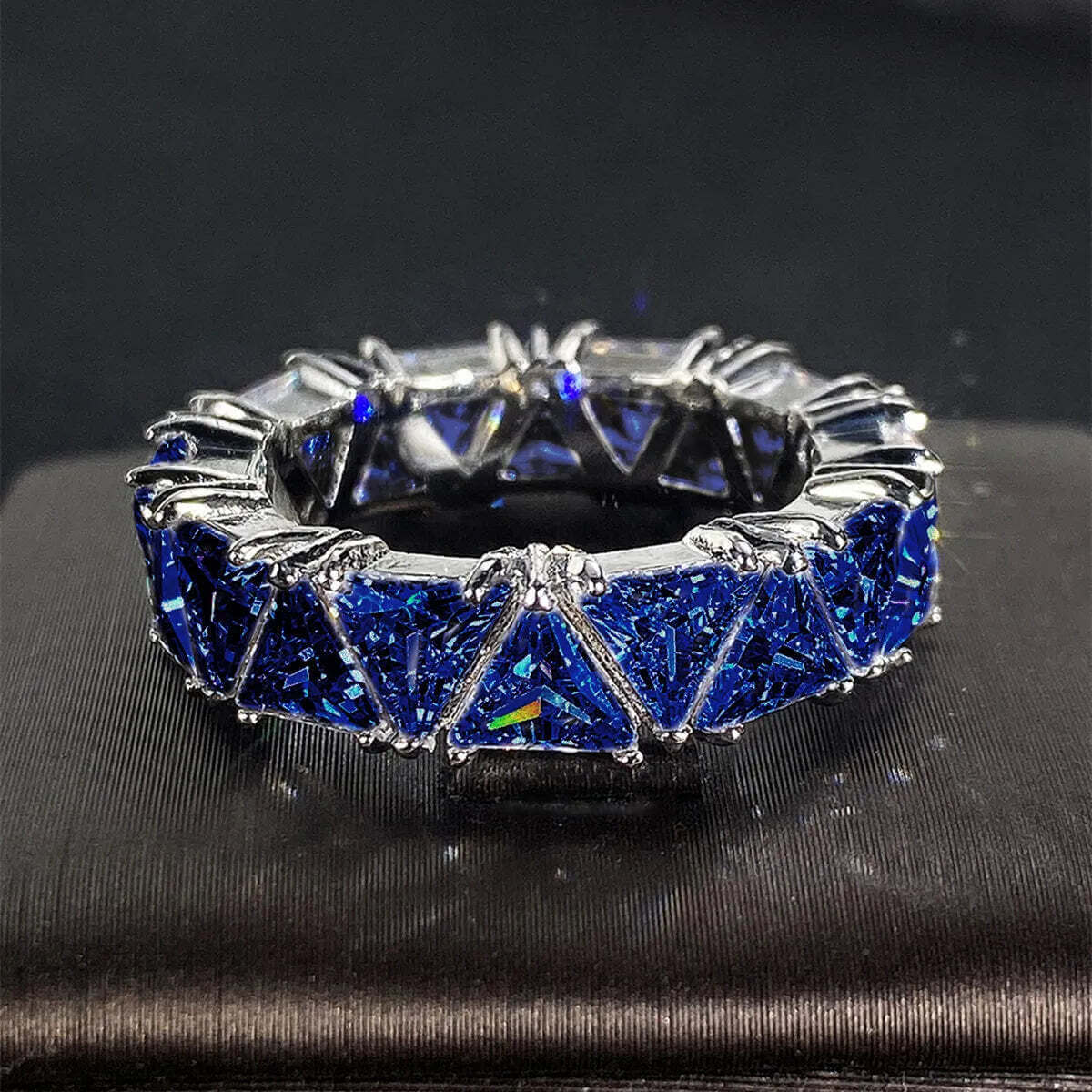 Bague Mariage Zircon Triangulaire – Alliance Femme Luxe TechVisio