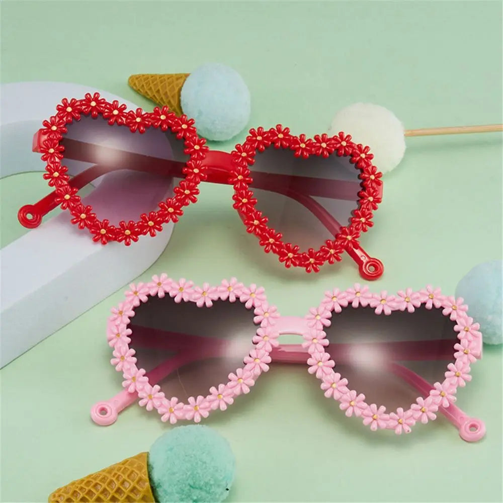 Cute Heart-Shaped Daisy Sunglasses for Kids Aged 3-18 Years Sun Protection Flower Sun Glasses Vintage Children Shades TechVisio