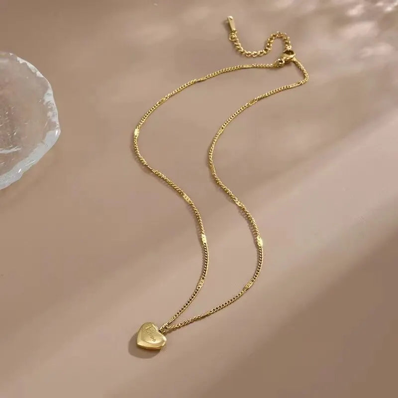 Collier Cœur Pêche Gravé Love – Chaîne Clavicule Dorée | Cadeau Romantique