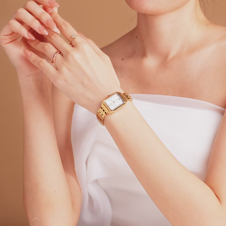 Montre Femme OLEVS Carrée Dorée – Quartz Étanche Date Auto